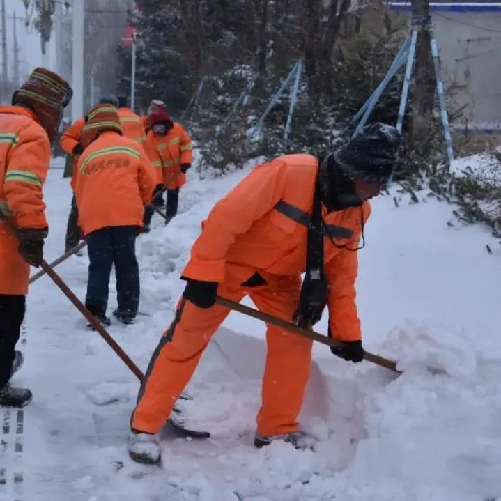 足球与天气：雪战、暴雨中的经典比赛的简单介绍