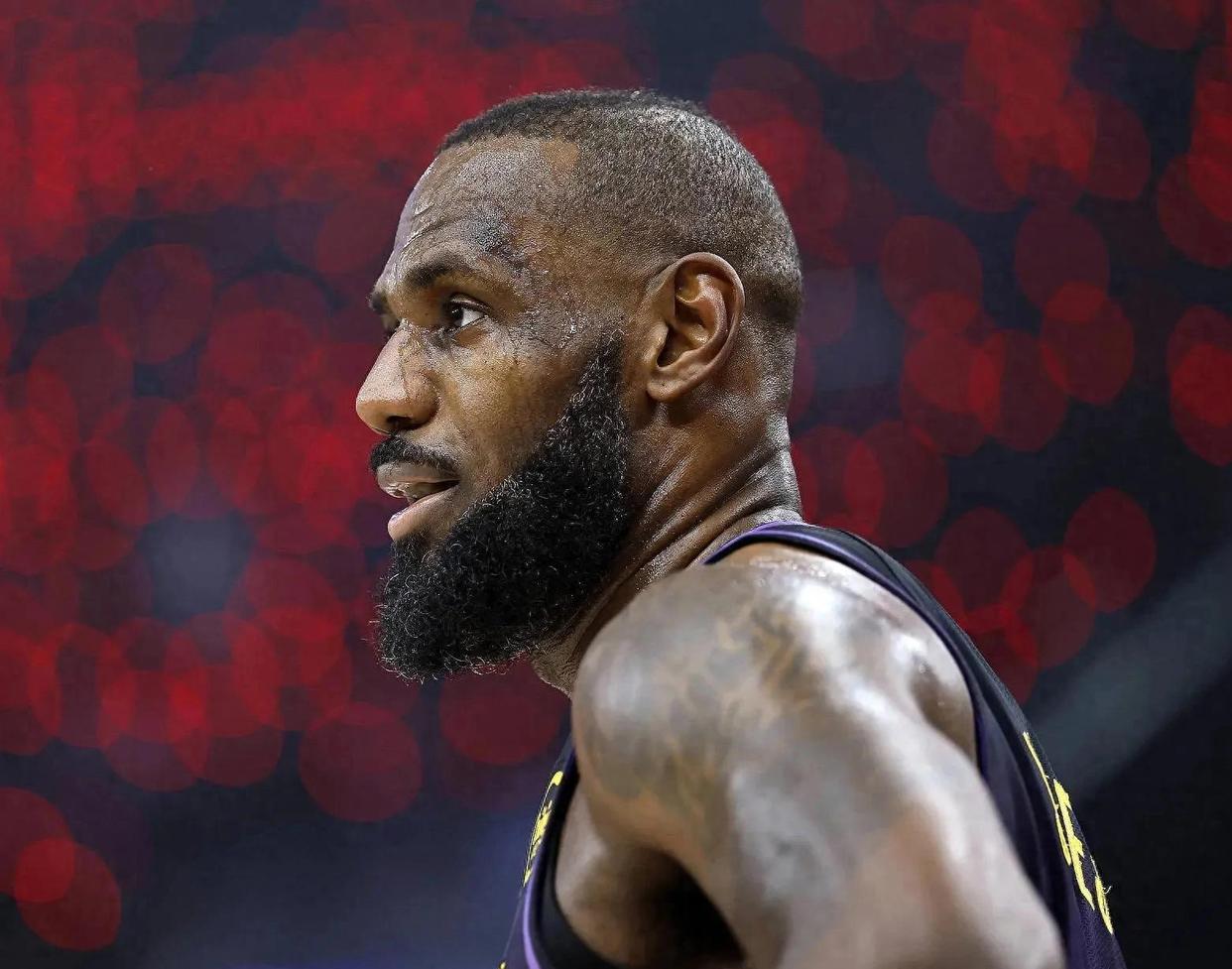 NBA今日战报：詹姆斯关键三分绝杀 