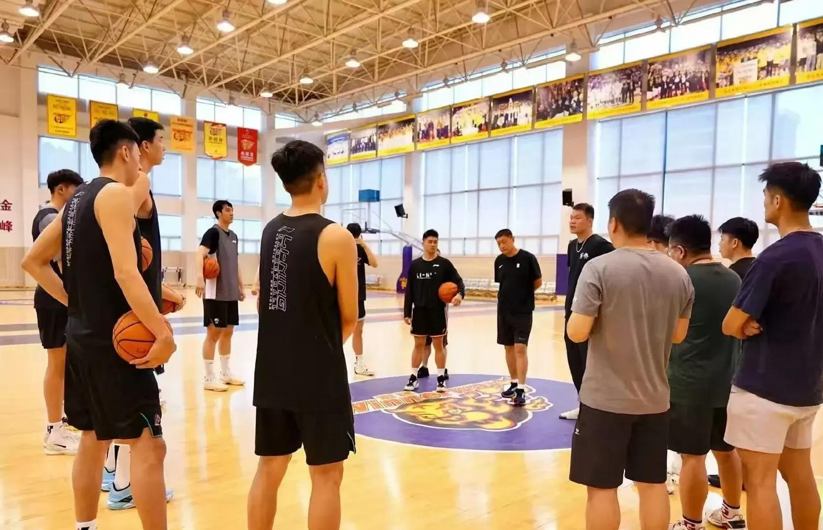 包含球员训练日常曝光：他们也很拼！的词条