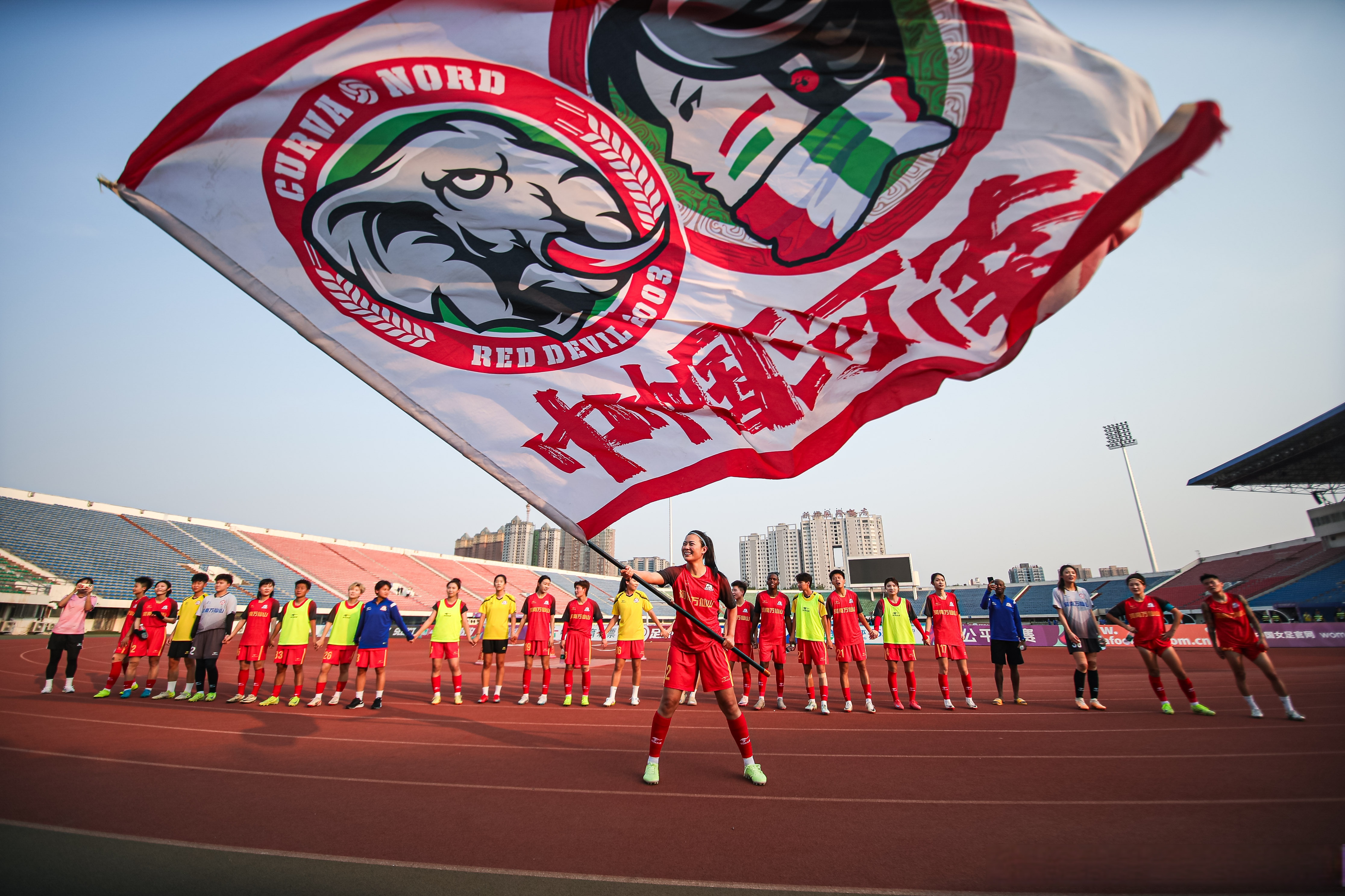 包含“国家队的国际赛事表现，如何寻找突破口？”的词条