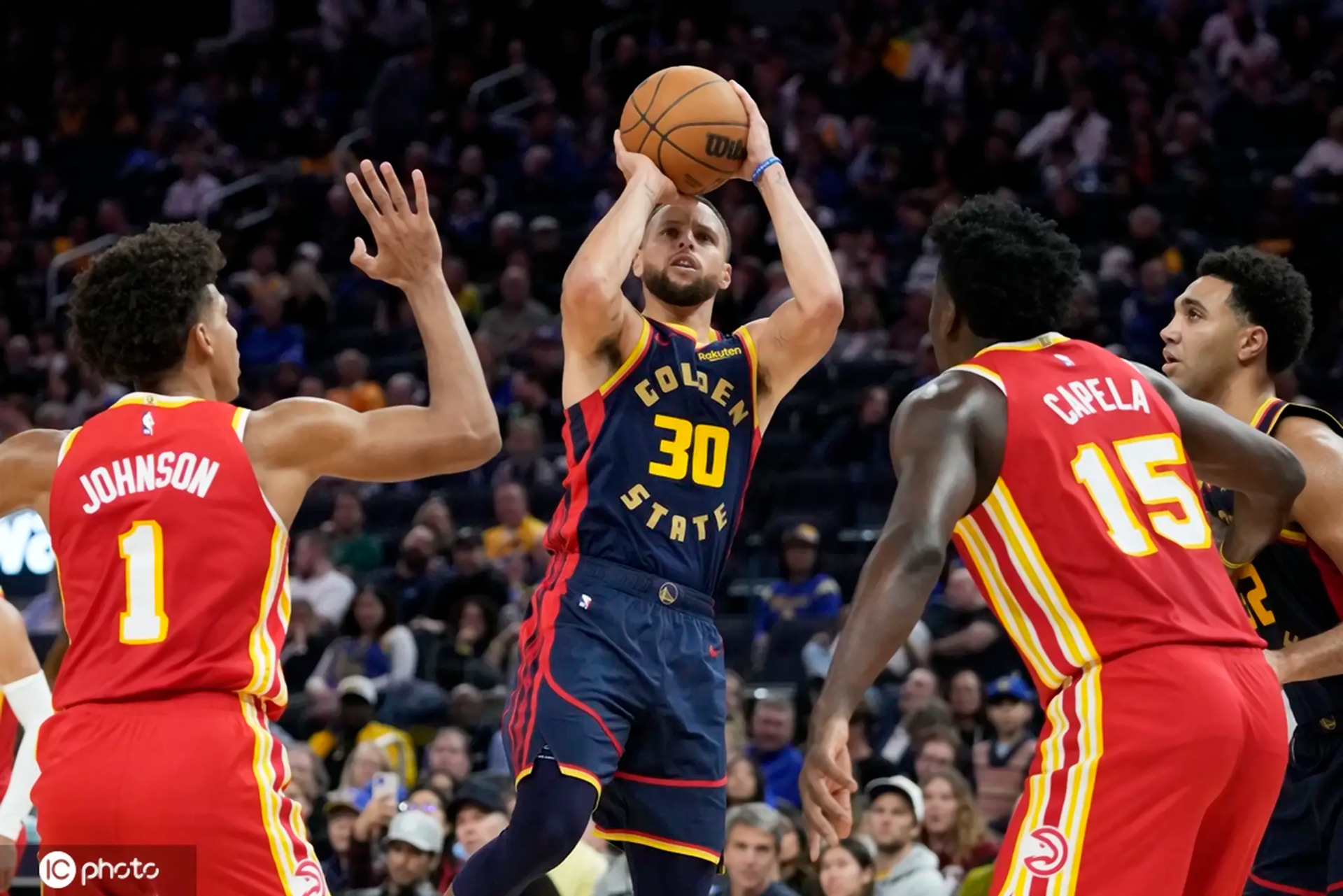 关于库里三分神迹再添一笔:单场11记的信息 关于库里三分神迹再添一笔:单场11记的信息