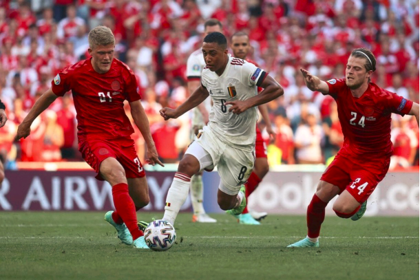 开云体育在线登入-伪九号战术：现代中锋的转型之路的简单介绍